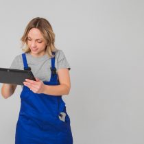 portrait-worker-woman